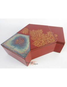 Japanese Vintage Wooden Lacquered Box 2