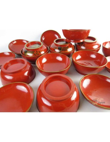 Japanese Vintage Lacquered Wooden Bowls with lid - set of 2