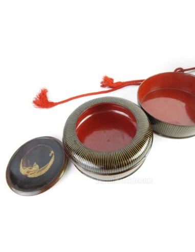 Japanese Vintage Lacquered Wooden Bowls with lid - set of 2