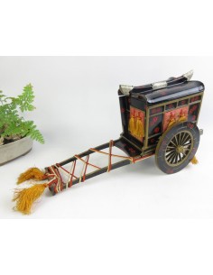 Vintage Pokkuri Geta, Girls Japanese lacquered tall clogs