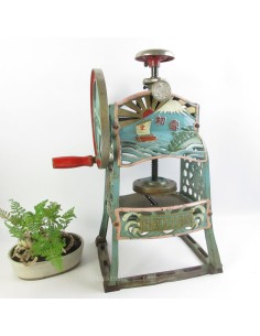 Vintage Pokkuri Geta, Girls Japanese lacquered tall clogs