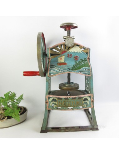 Vintage Pokkuri Geta, Girls Japanese lacquered tall clogs