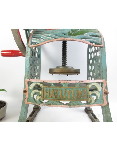 Vintage Pokkuri Geta, Girls Japanese lacquered tall clogs